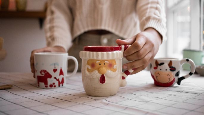 En esta calle del centro de CDMX podrás comprar tazas navideñas desde $20 pesitos