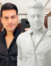 Foto descriptiva de: Carlos Rivera tendrá su figura de cera en la Ciudad de México