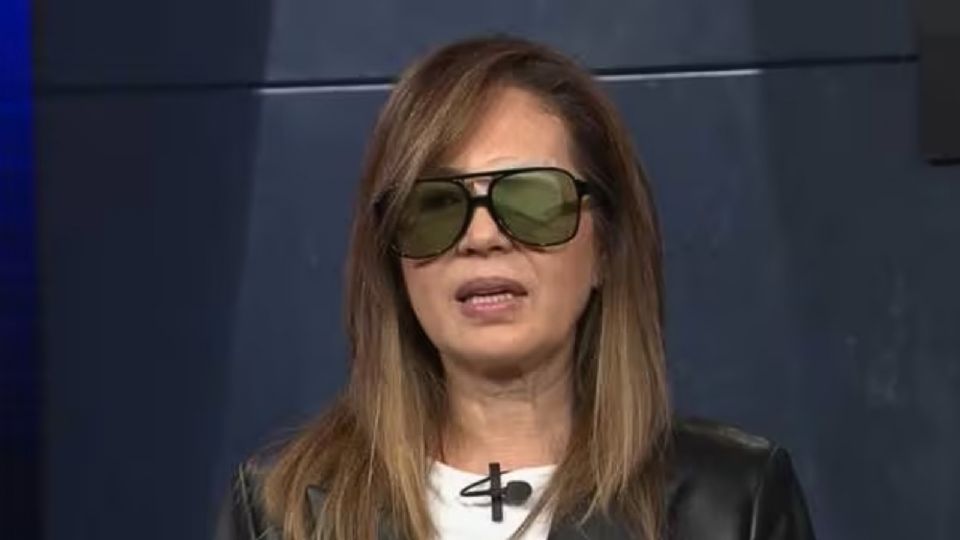 Yolanda Andrade aparece con parche en el ojo.