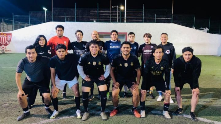 Ella es la mujer que hizo un equipo de futbol con sus exnovios en Durango