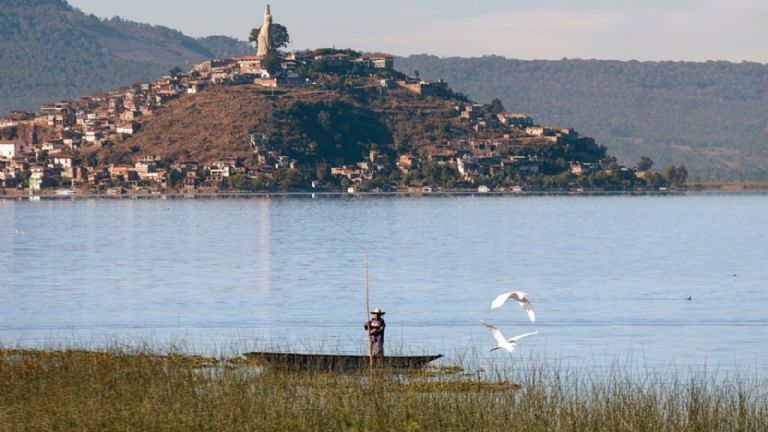 El Lago de Pátzcuaro es uno de las joyas ocultas que tiene Michoacán