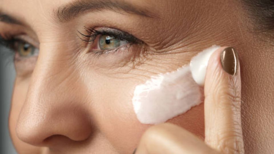 El mejor tipo de crema antiarrugas para 60+. Fuente: Foto: iStock
