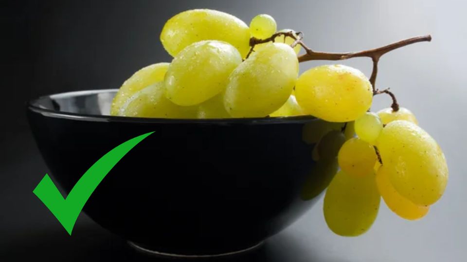 Cómo lavar las uvas para evitar la contaminación. Fuente: Foto: depositphotos / Producción FM Globo