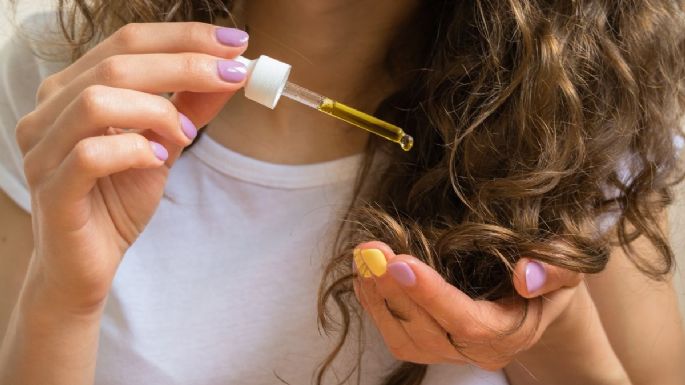 Este es el aceite para el pelo que debes usar después del verano, para un cabello sin encrespamiento