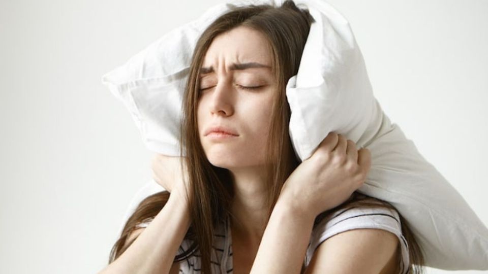 Dormir ocho horas ya no garantiza despertar con energía.