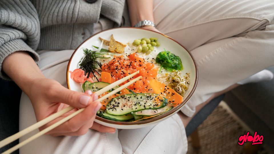 El método hara hachi bu propone comer solo hasta sentirse un 80% lleno.