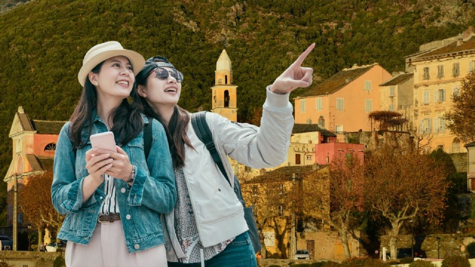 Visitar este Pueblo Mágico frente a un lago cristalino, es una experiencia de inmersión en la tradición y la naturaleza.