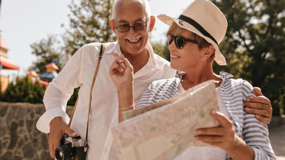Gracias a la planificación anticipada, es posible viajar con adultos mayores.
