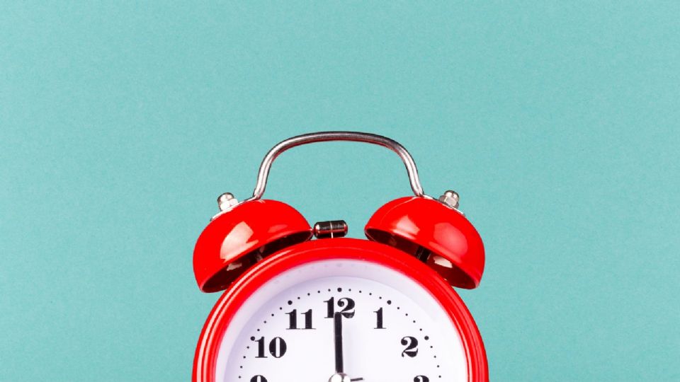 ¿Qué estados y municipios de México deberán ajustar su reloj por cambio de horario?