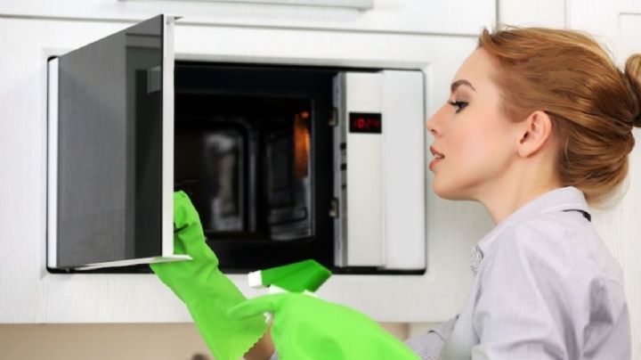 ¿Cómo limpiar el horno de microondas sin dañarlo?