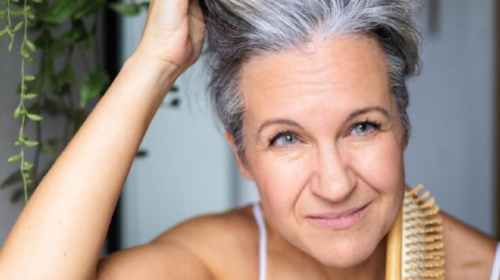 El significado psicológico detrás de teñir las canas