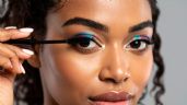 Foto ilustrativa de la nota titulada: Rímel de colores: la tendencia que elimina arrugas y debes proba en verano 2025