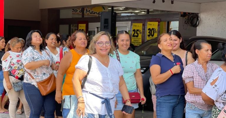 Torbellino de la Suerte de Mamá con Globo 98.5