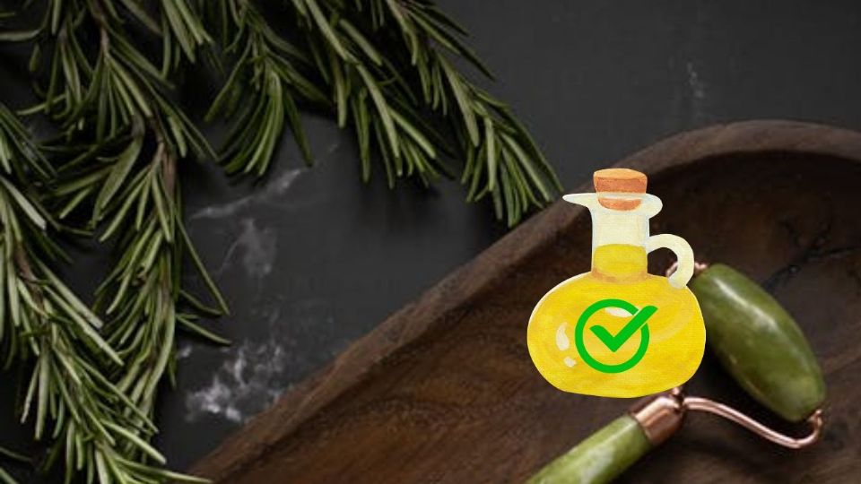 Hacer tu propio aceite de romero en casa es un proceso simple que requiere pocos ingredientes y un poco de paciencia